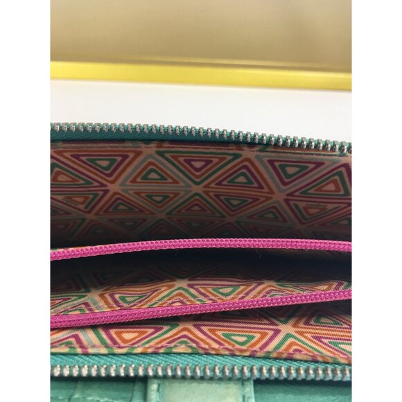 Hobo The Original Bi-fold Long Wallet Quilted Patent Leather Mint Green Zip - Picture 14 of 16